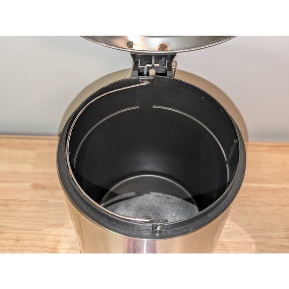 Stainless Steel 2.5 Gallon Step-On Bathroom Waste Basket w/ Plastic Liner Pail - Picture 6 of 12